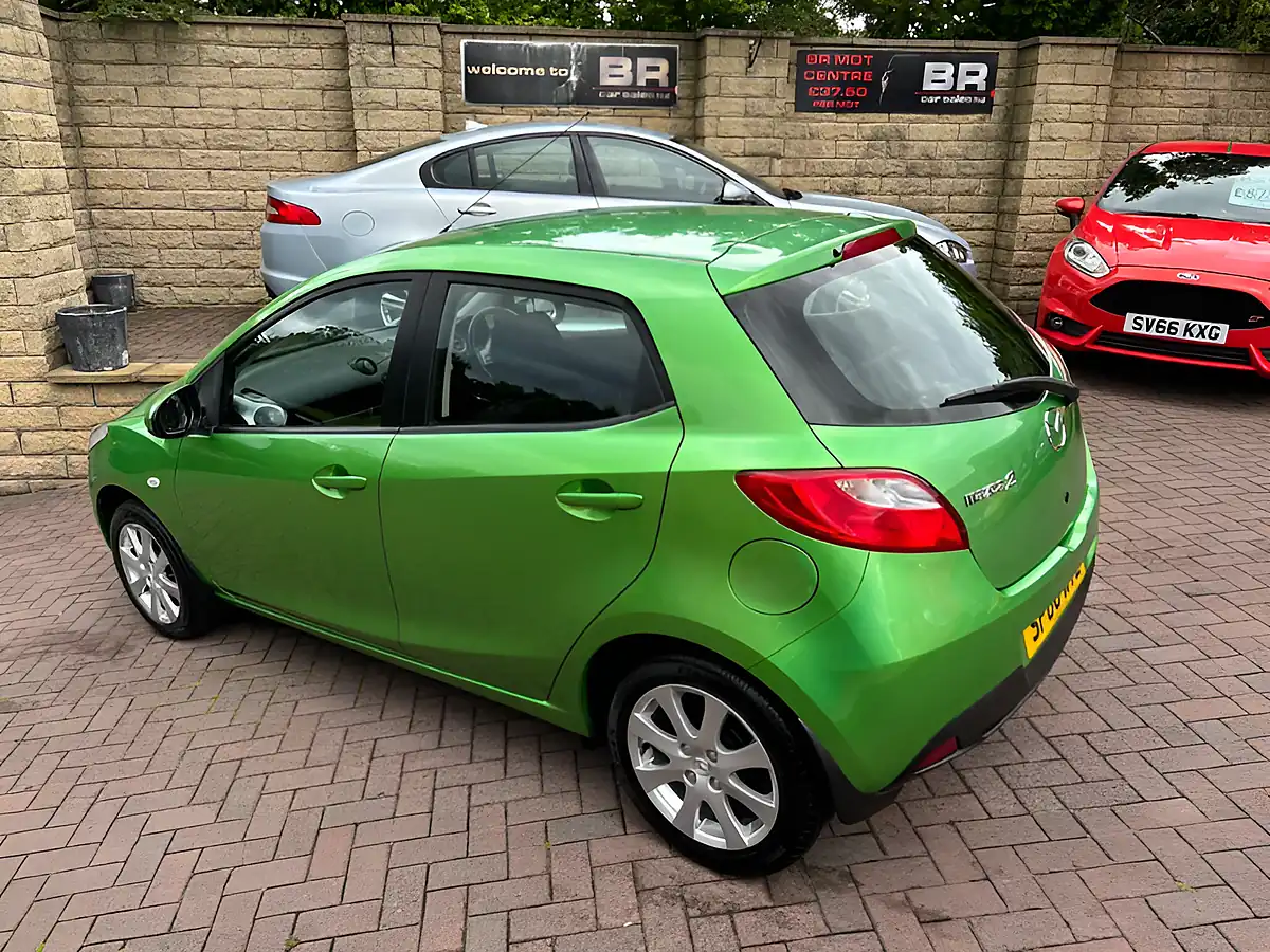 Used 2010 Mazda Mazda2 TS2 Green - Interior and Exterior details 8