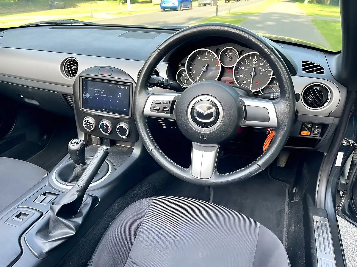 Used 2010 Mazda MX-5 Se Grey - Interior and Exterior details 11