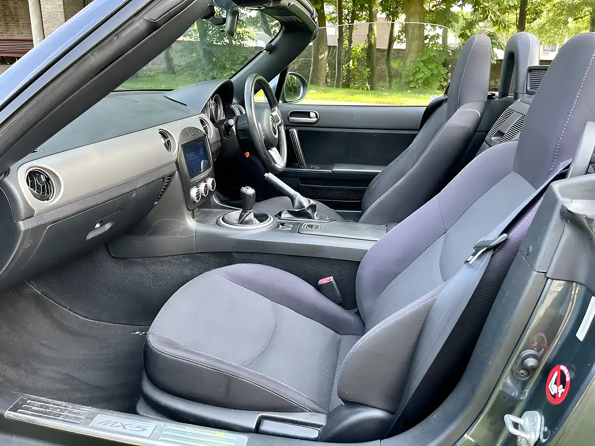 Used 2010 Mazda MX-5 Se Grey - Interior and Exterior details 12