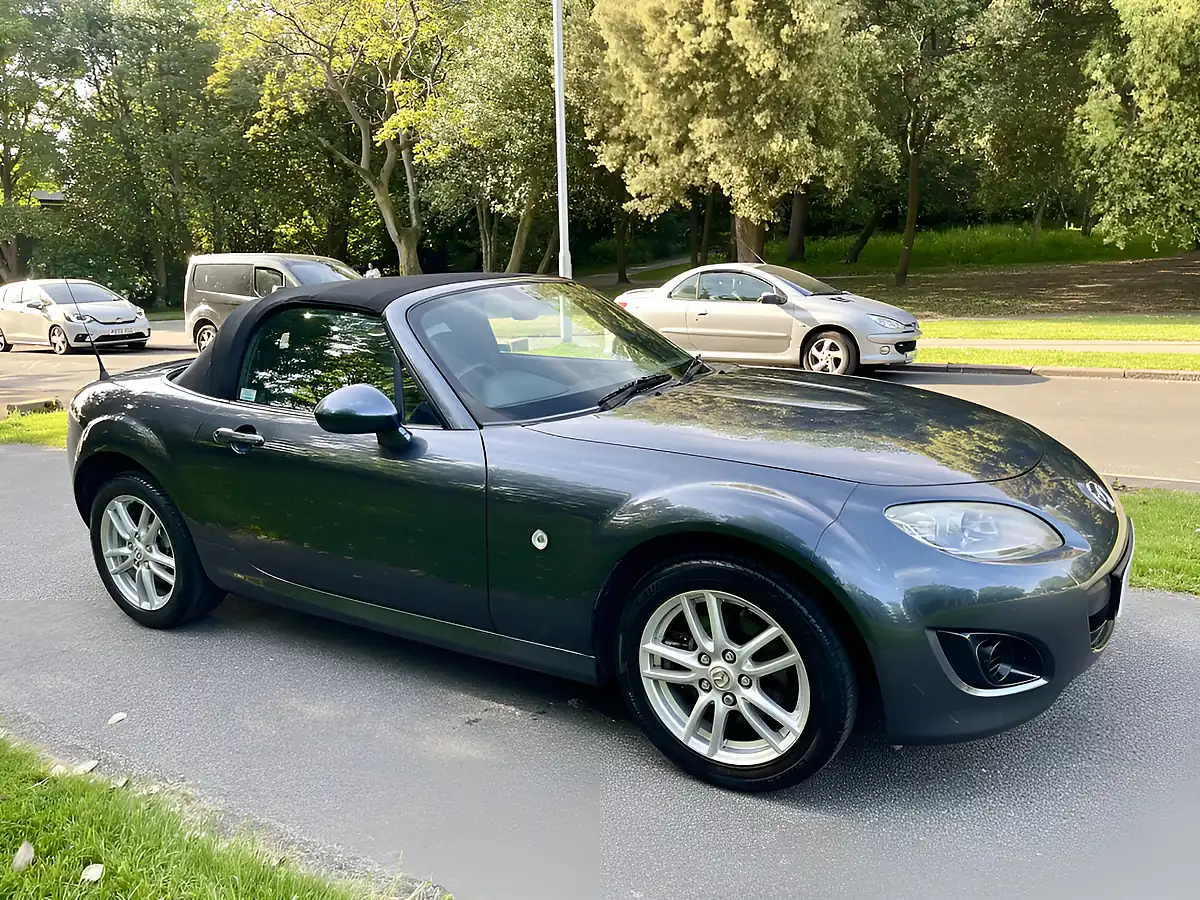 Used 2010 Mazda MX-5 Se Grey - Interior and Exterior details 15