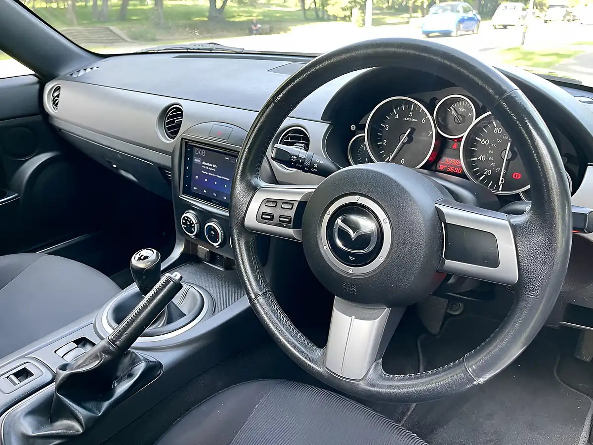 Used 2010 Mazda MX-5 Se Grey - Interior and Exterior details 19