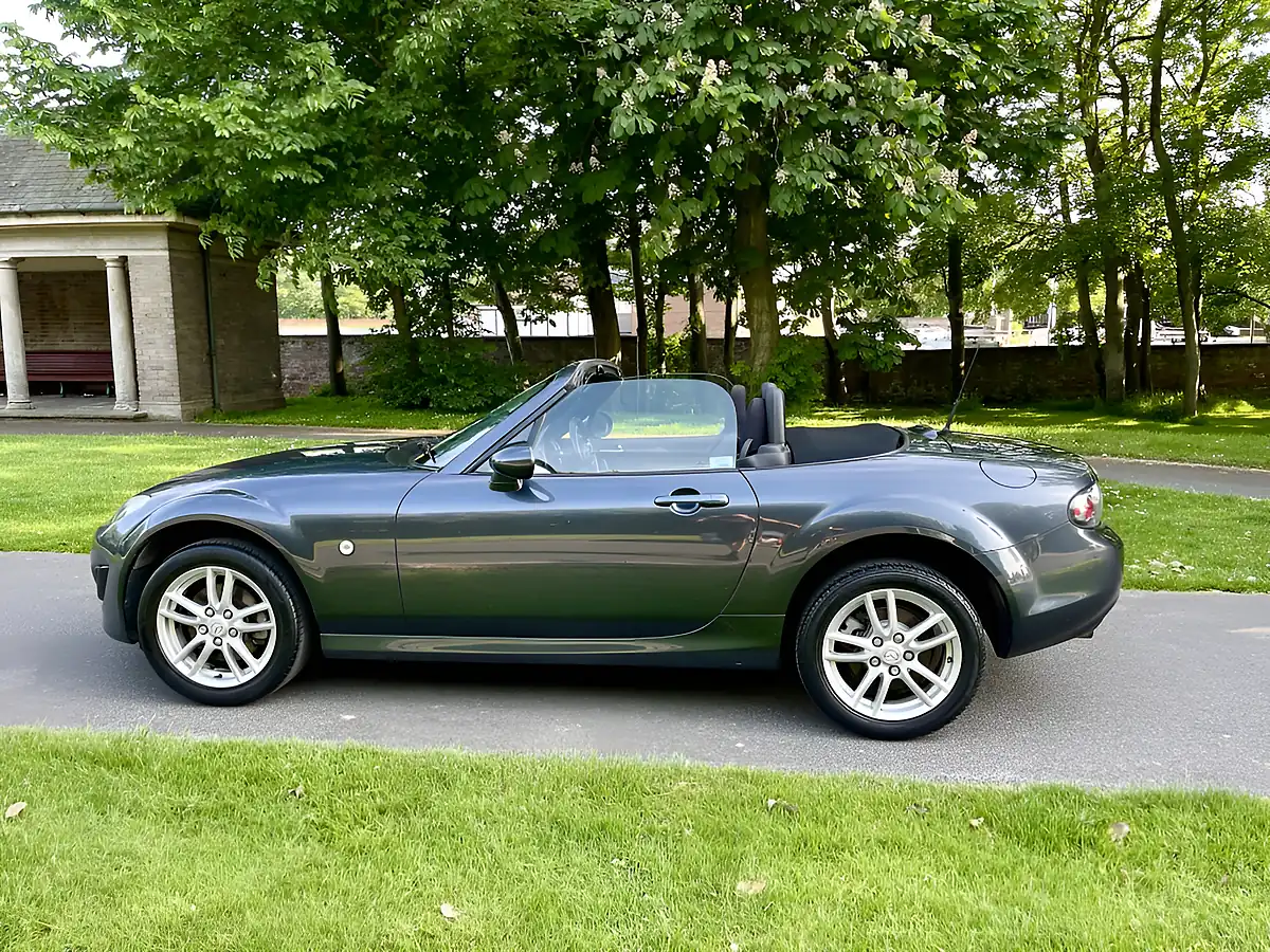 Used 2010 Mazda MX-5 Se Grey - Interior and Exterior details 4