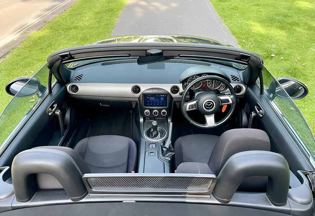 Used 2010 Mazda MX-5 Se Grey - Interior and Exterior details 9