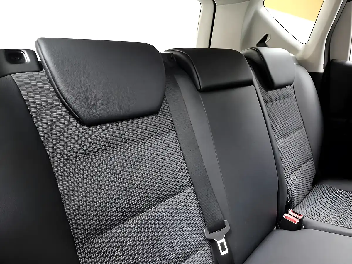 Used 2010 Mercedes-Benz a-Class Avantgarde Se Cosmos Black - Interior and Exterior details 19