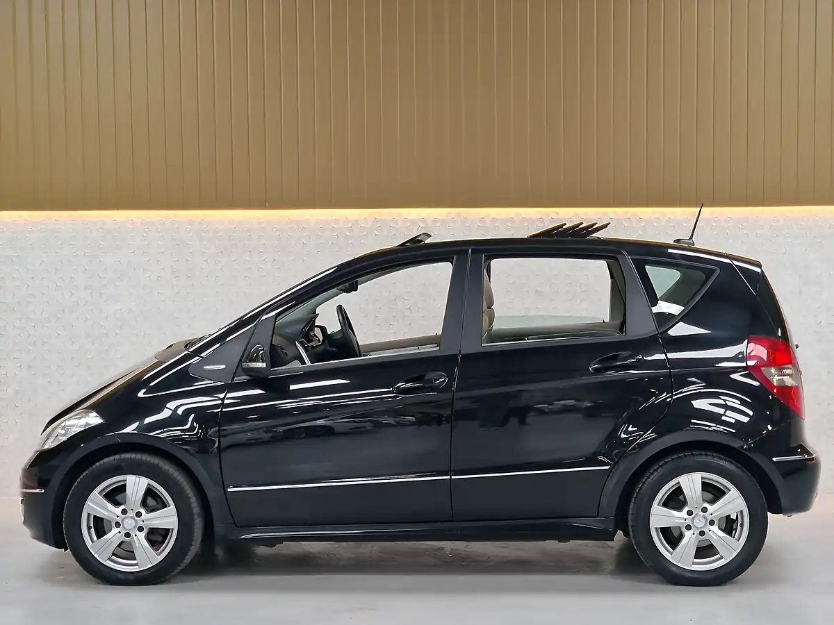 Used 2010 Mercedes-Benz a-Class Avantgarde Se Kosmos Black - Interior and Exterior details 16