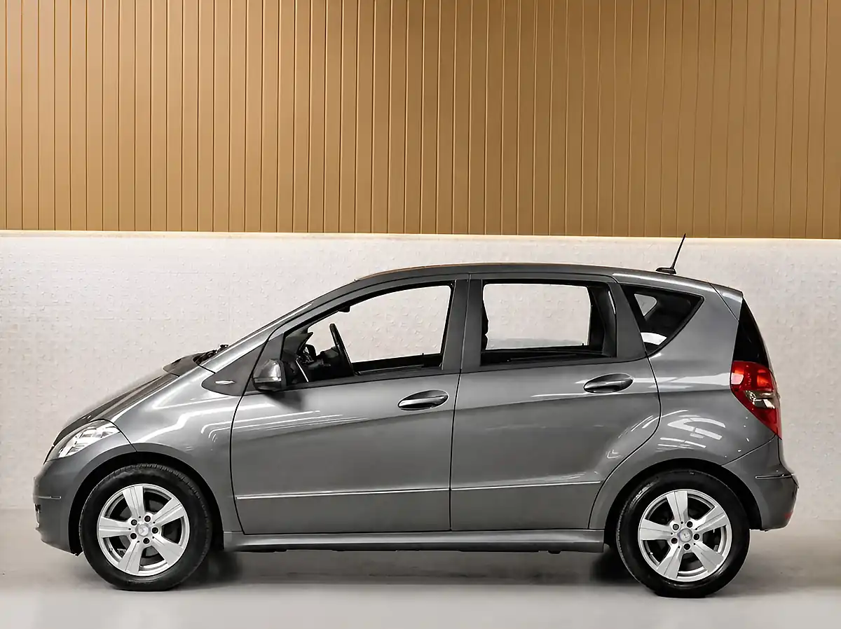 Used 2010 Mercedes-Benz a Class Avantgarde Se Mountain Grey - Interior and Exterior details 12