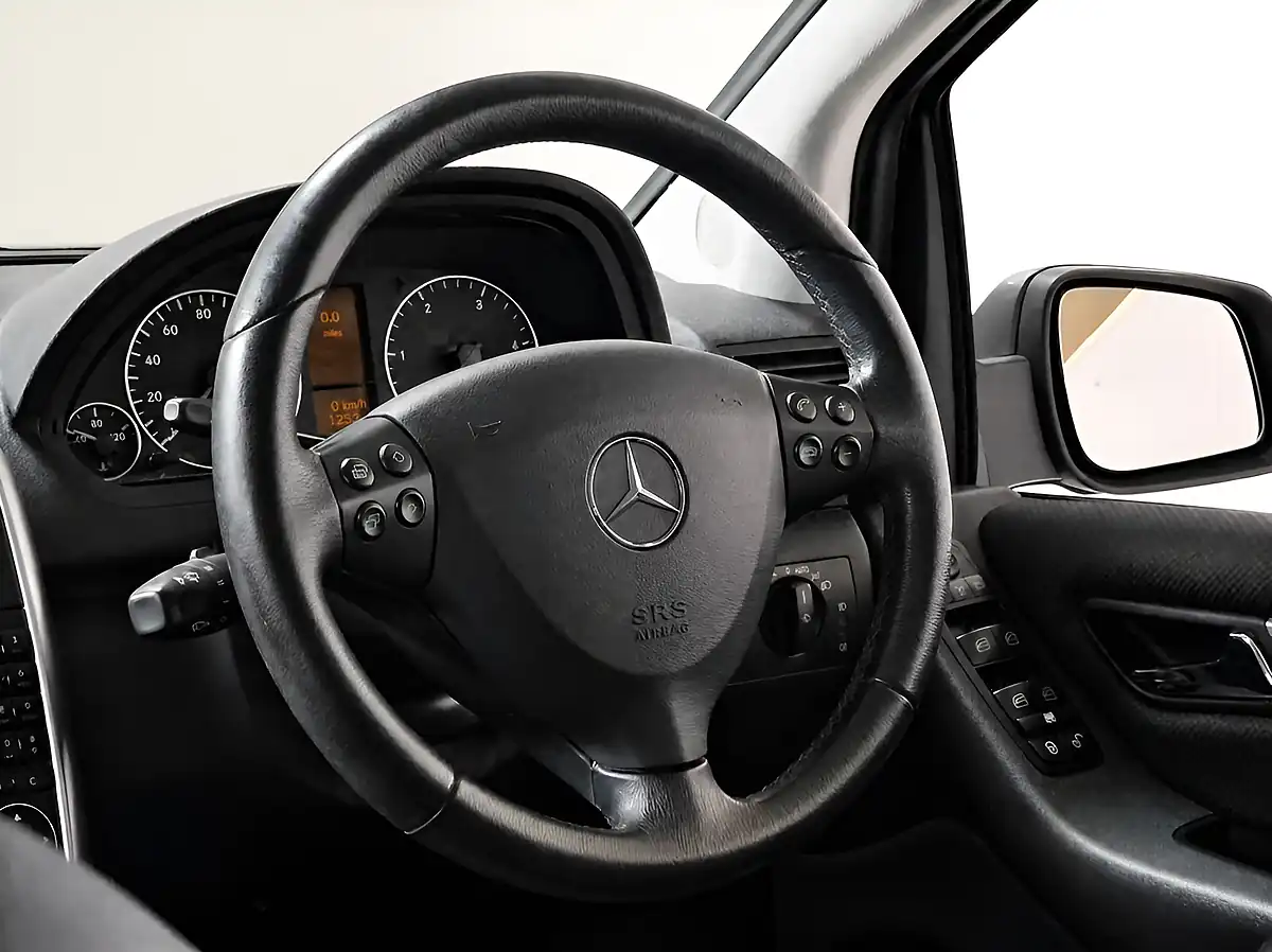 Used 2010 Mercedes-Benz a Class Avantgarde Se Mountain Grey - Interior and Exterior details 14