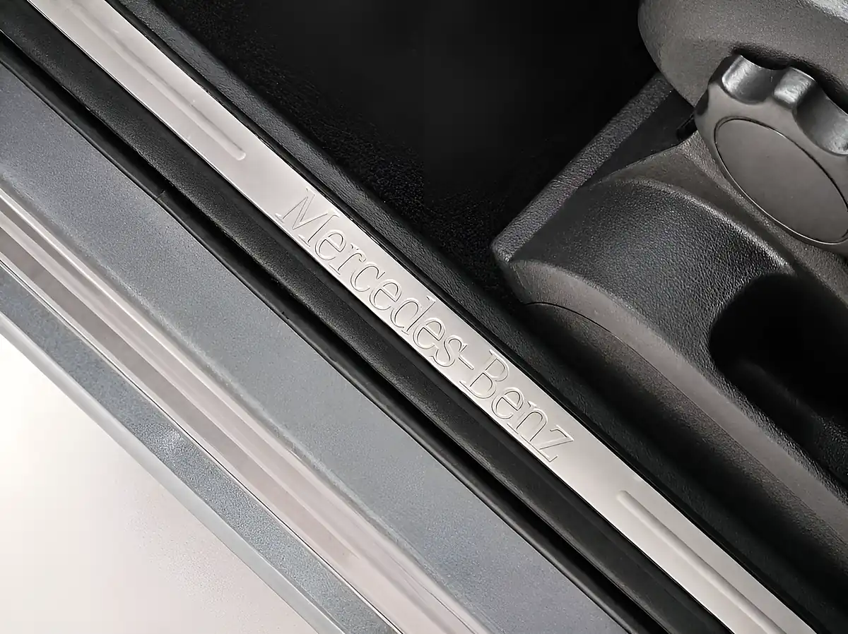 Used 2010 Mercedes-Benz a Class Avantgarde Se Mountain Grey - Interior and Exterior details 9