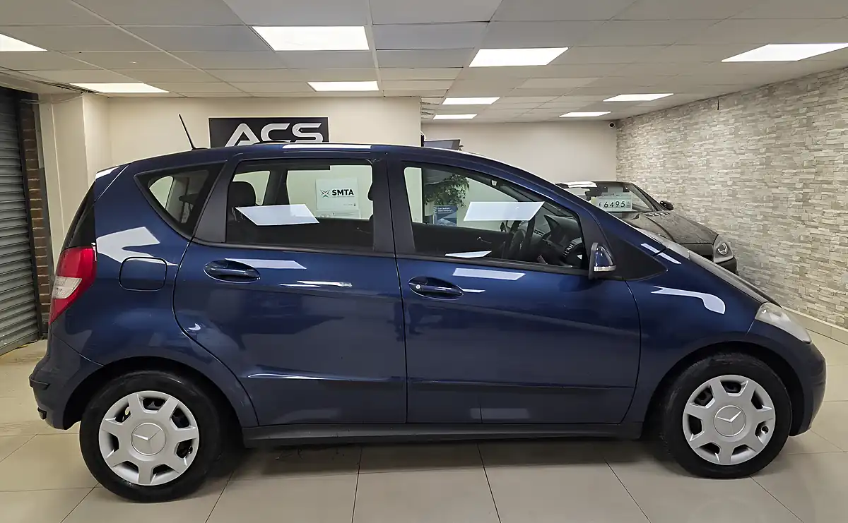 Used 2010 Mercedes-Benz a Class Classic Se Blue - Interior and Exterior details 12