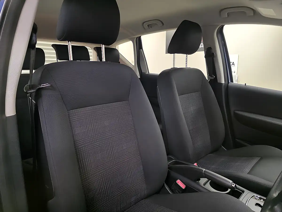 Used 2010 Mercedes-Benz a Class Classic Se Blue - Interior and Exterior details 6