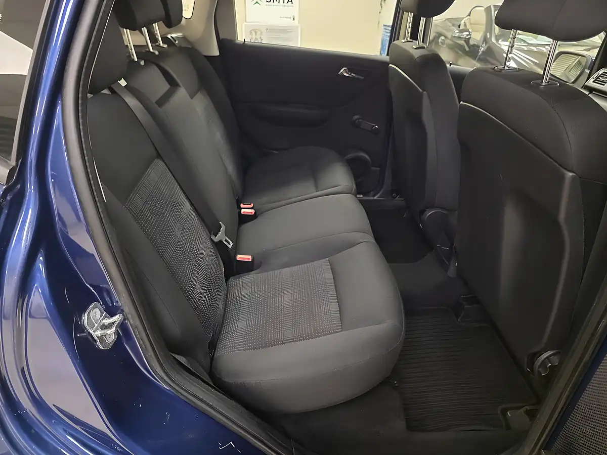 Used 2010 Mercedes-Benz a Class Classic Se Blue - Interior and Exterior details 7