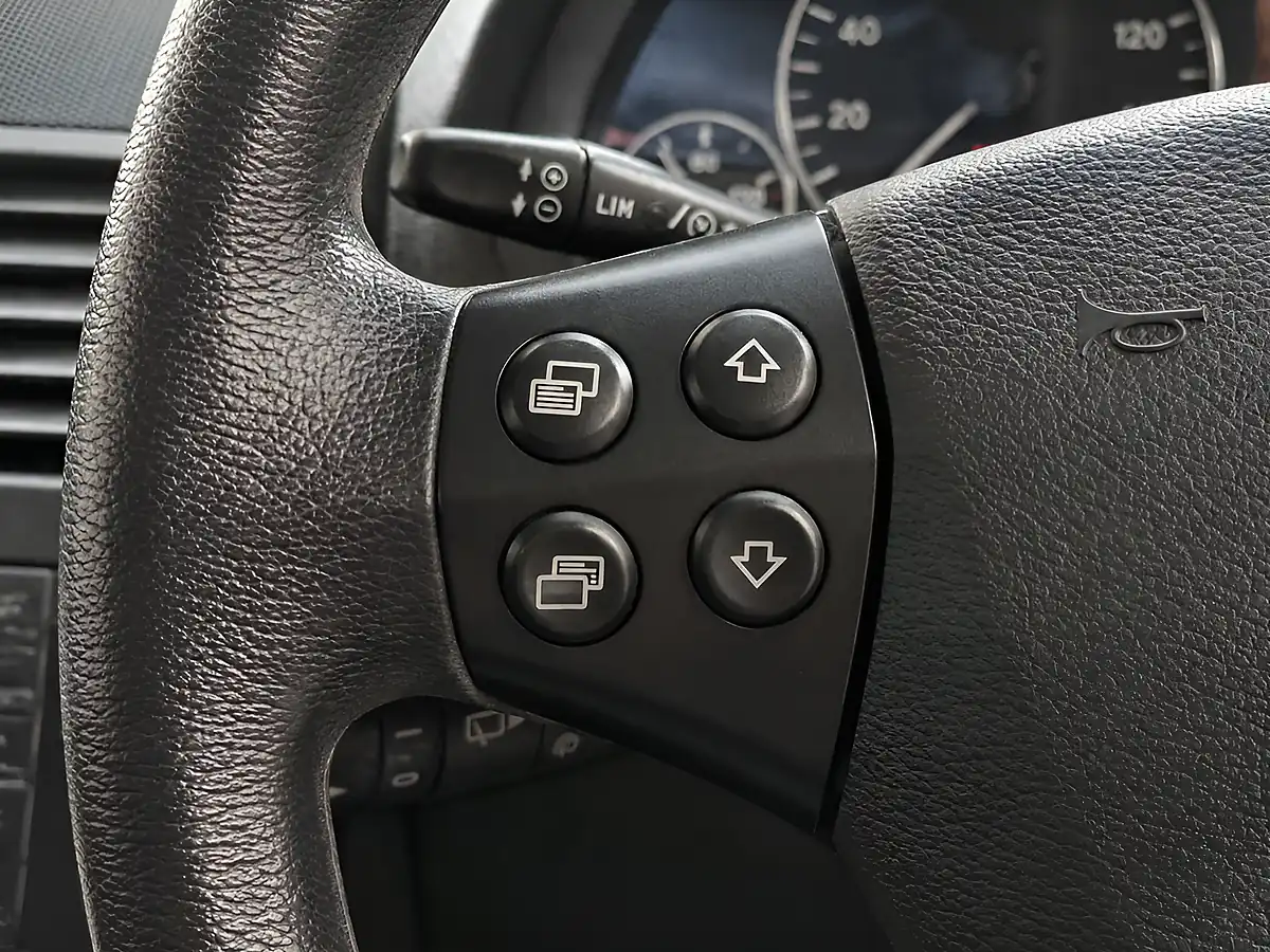 Used 2010 Mercedes-Benz a Class Classic Se Kosmos Black - Interior and Exterior details 17
