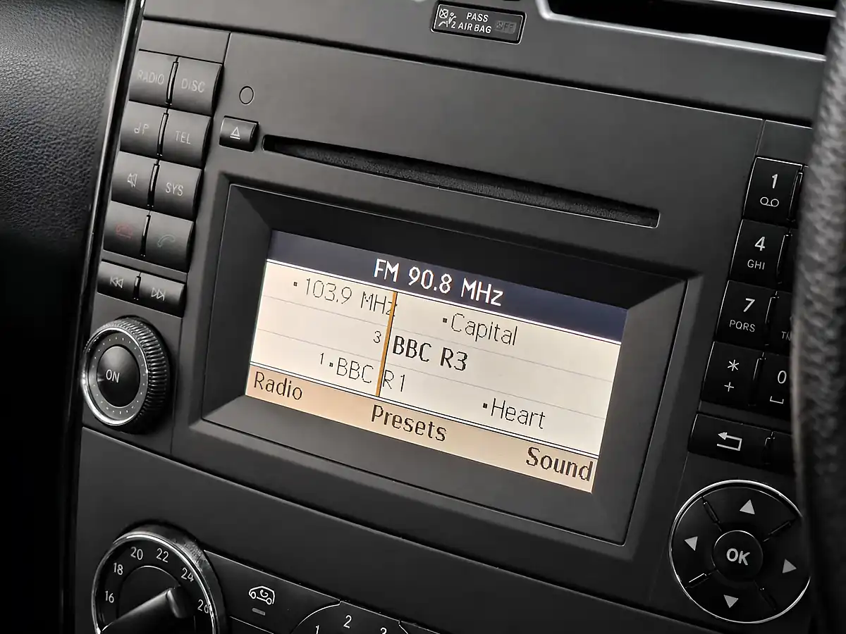 Used 2010 Mercedes-Benz a Class Classic Se Kosmos Black - Interior and Exterior details 18