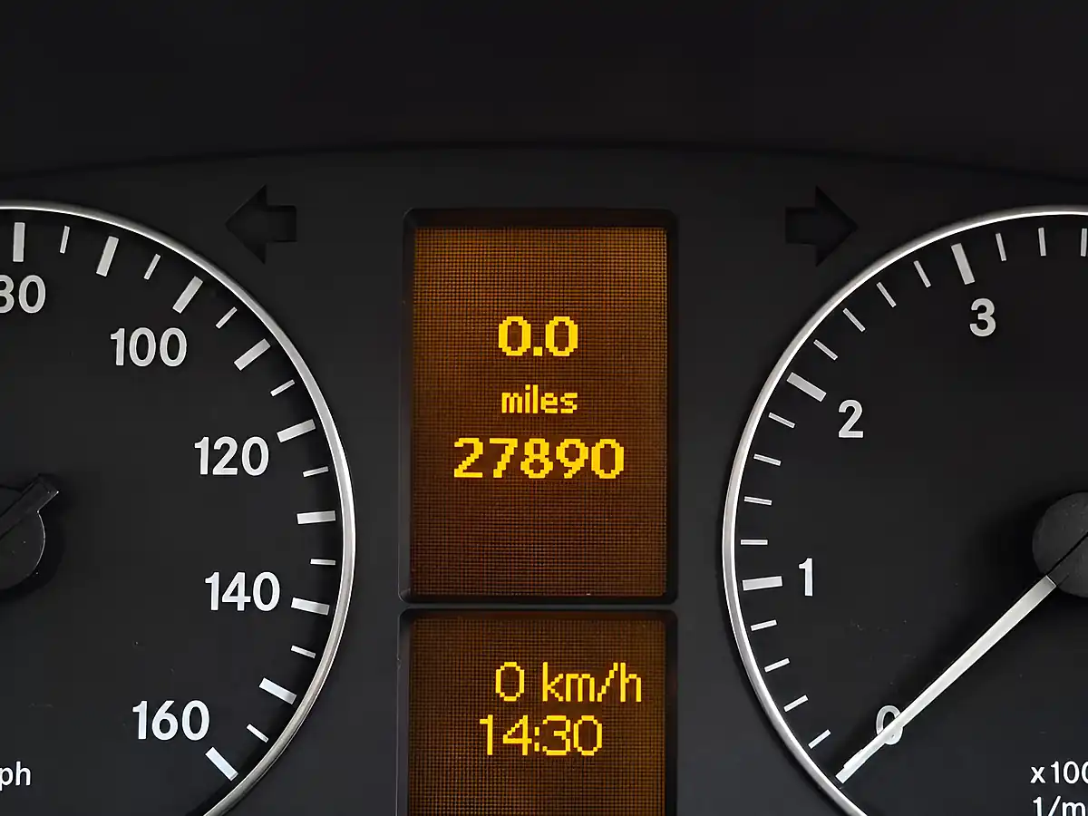 Used 2010 Mercedes-Benz a Class Classic Se Kosmos Black - Interior and Exterior details 4