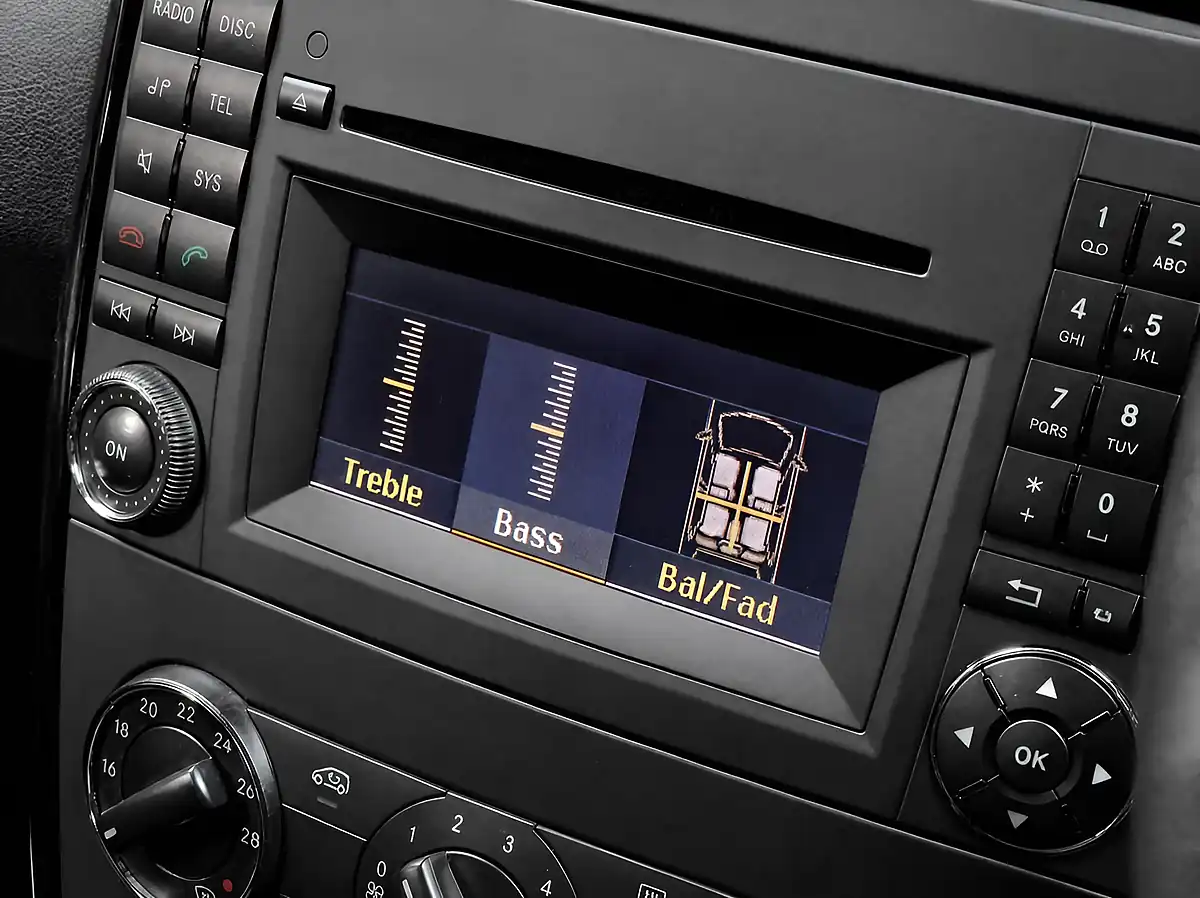 Used 2010 Mercedes-Benz a Class Classic Se Polar Silver - Interior and Exterior details 17