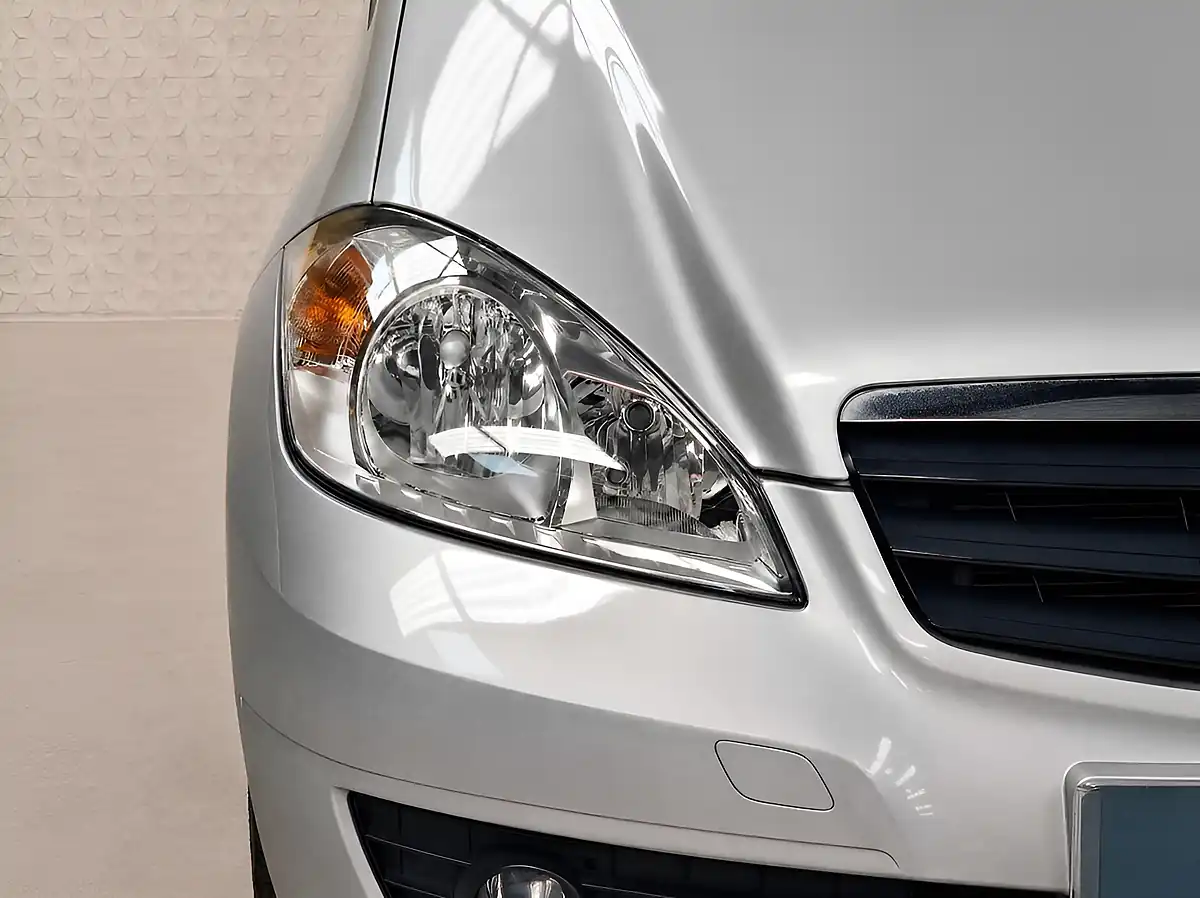 Used 2010 Mercedes-Benz a Class Classic Se Polar Silver - Interior and Exterior details 6