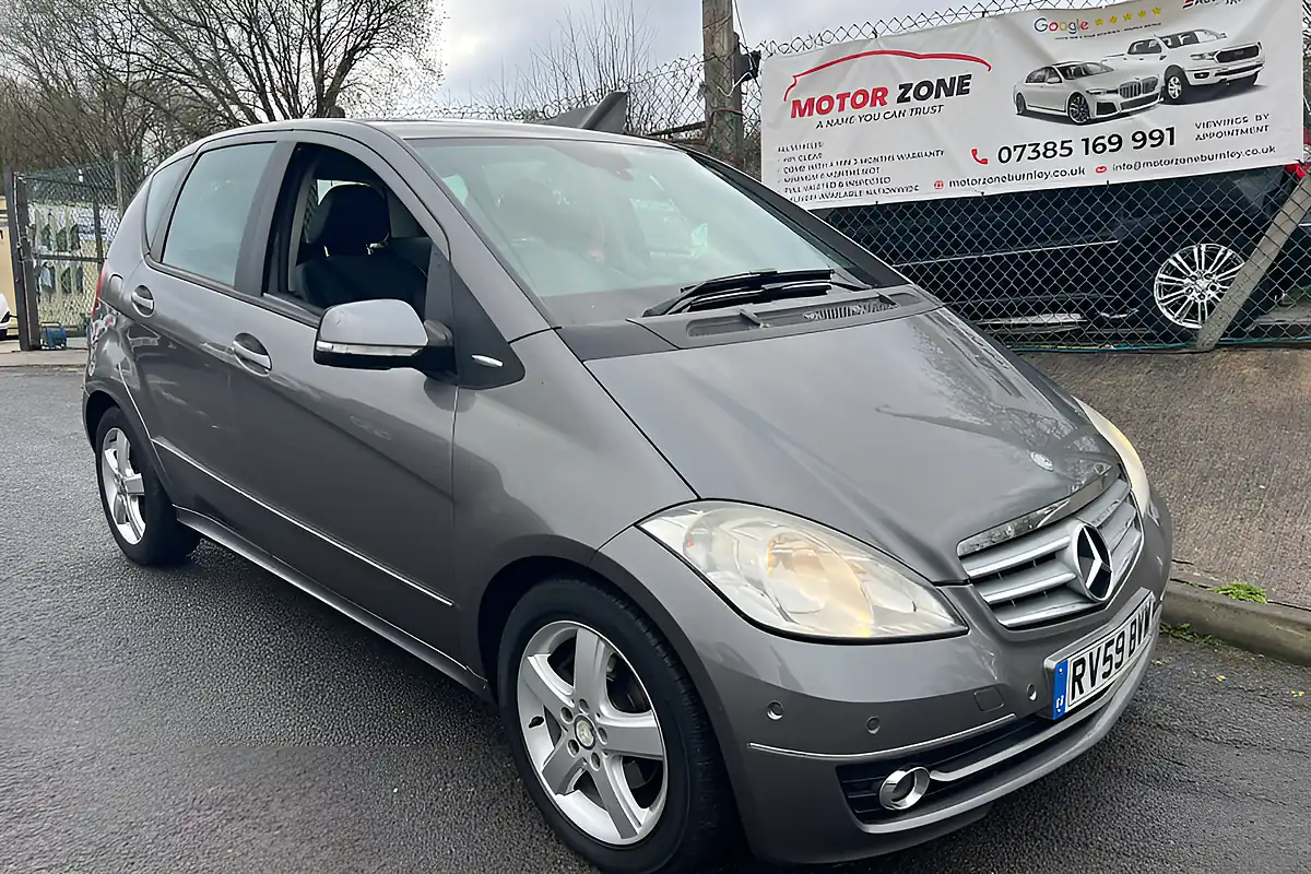 Used 2010 Mercedes-Benz a Elegance Se Grey - Front View