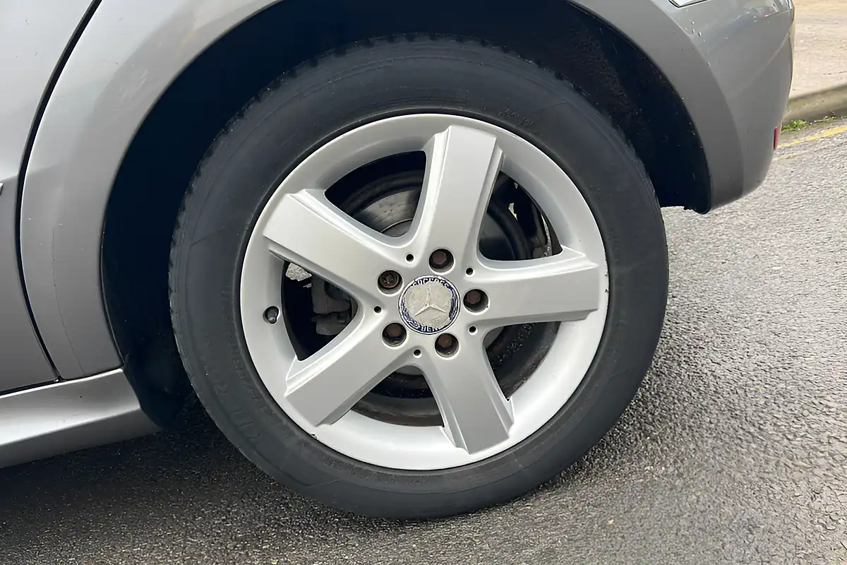 Used 2010 Mercedes-Benz a Elegance Se Grey - Interior and Exterior details 12