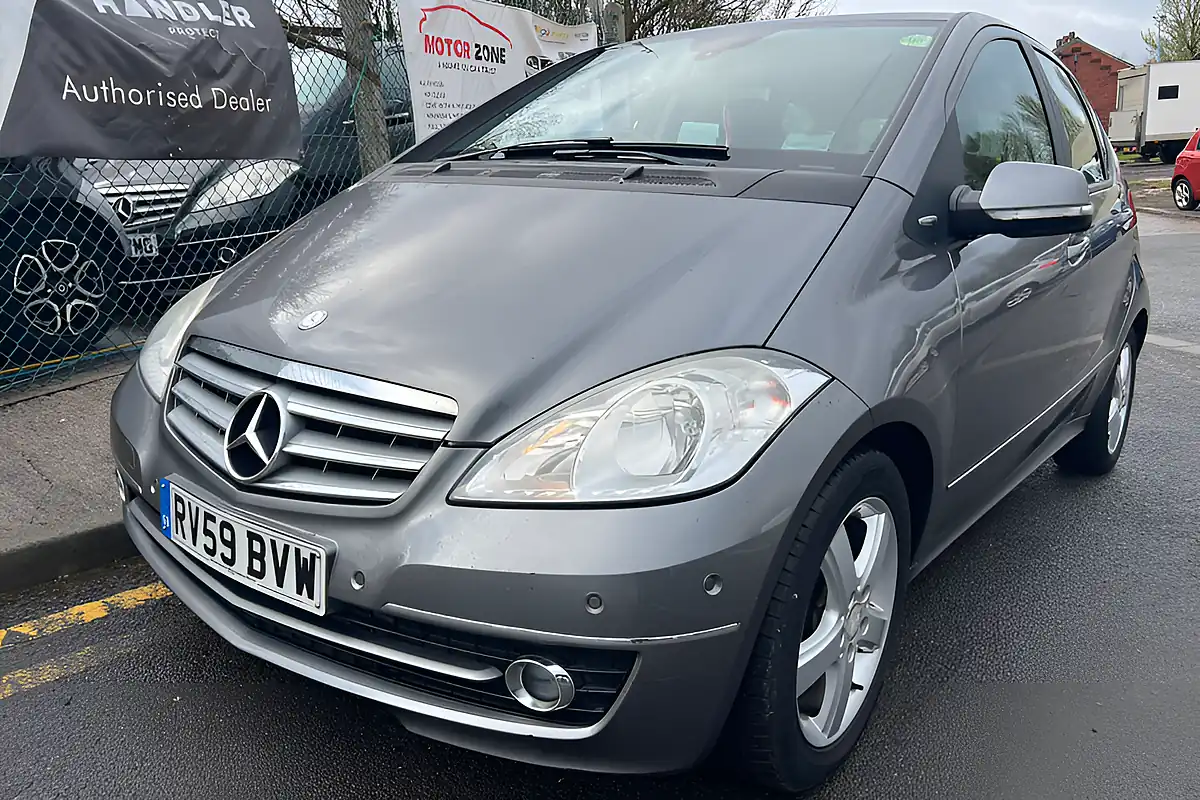 Used 2010 Mercedes-Benz a Elegance Se Grey - Interior and Exterior details 3