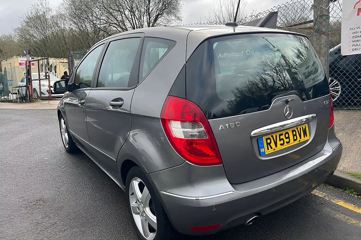 Used 2010 Mercedes-Benz a Elegance Se Grey - Interior and Exterior details 8