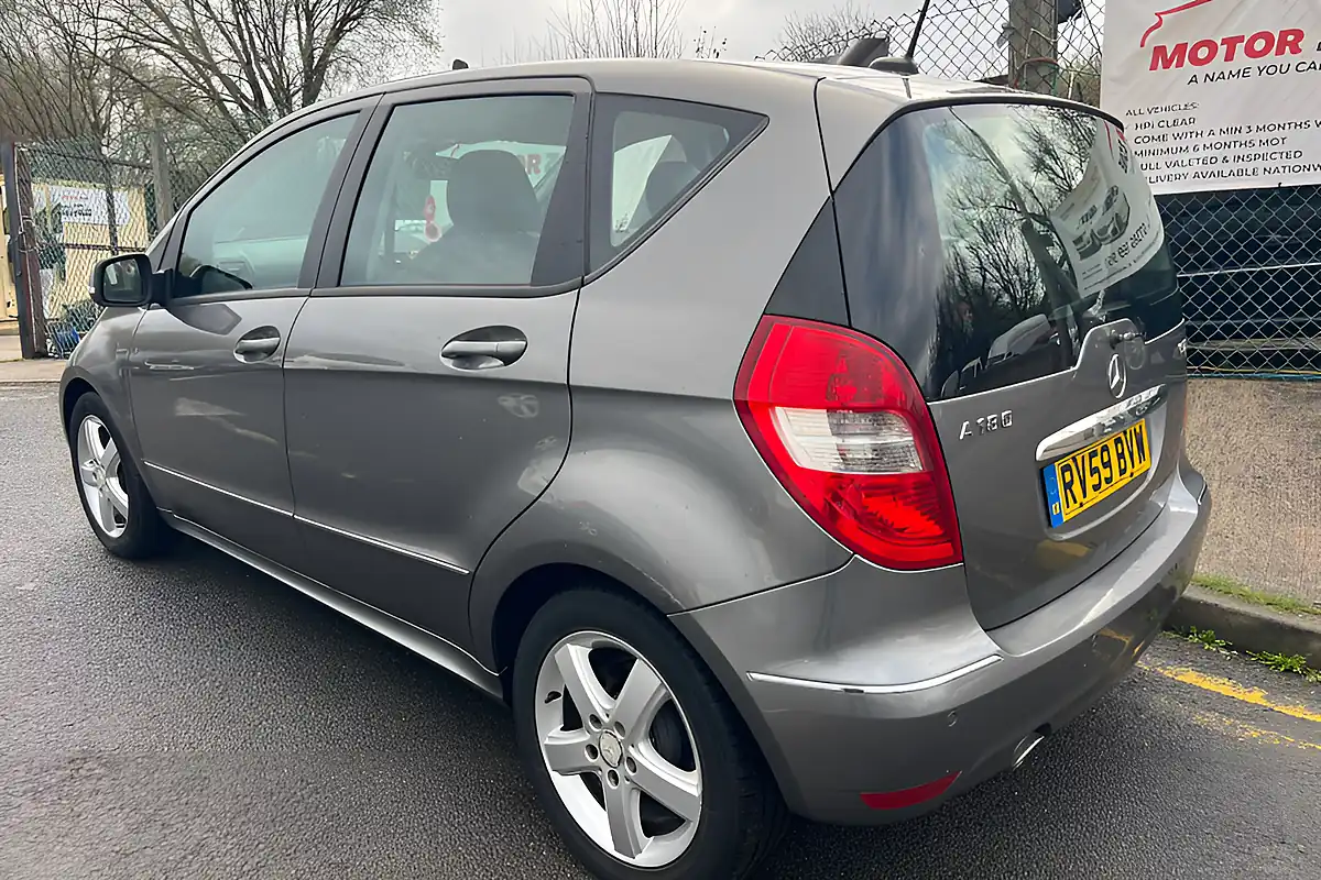 Used 2010 Mercedes-Benz a Elegance Se Grey - Interior and Exterior details 9