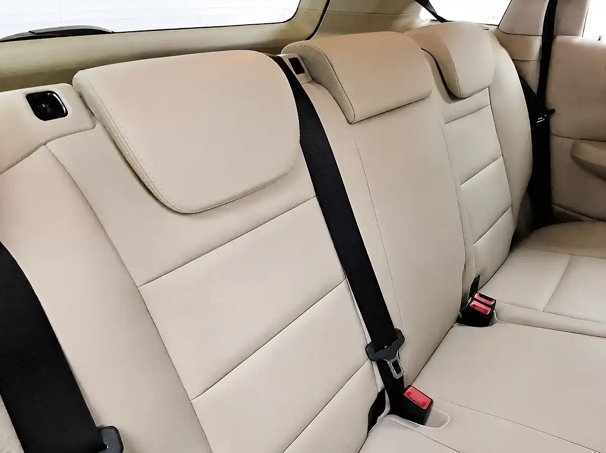 Used 2010 Mercedes-Benz B-Class Sport Saturn Red Metallic - Interior and Exterior details 12