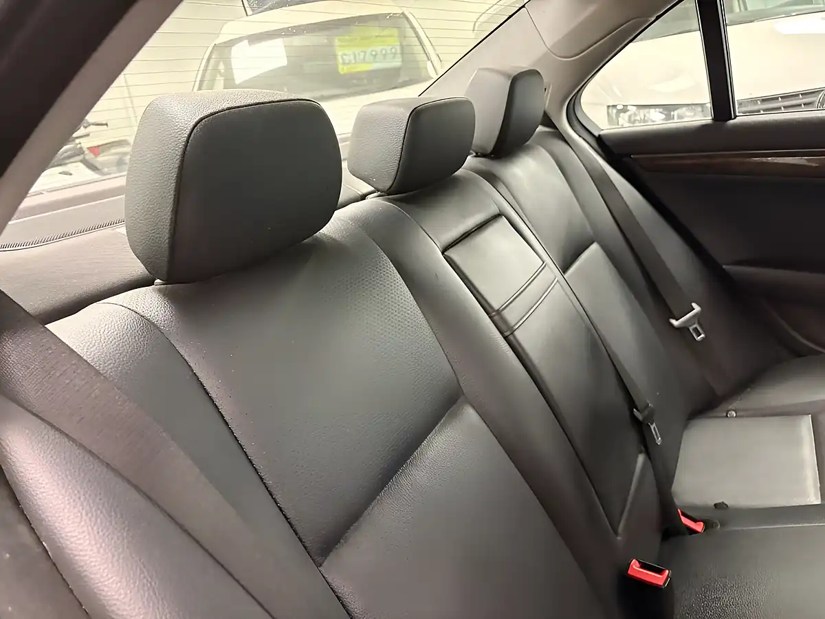 Used 2010 Mercedes-Benz C Class Elegance Silver - Interior and Exterior details 15