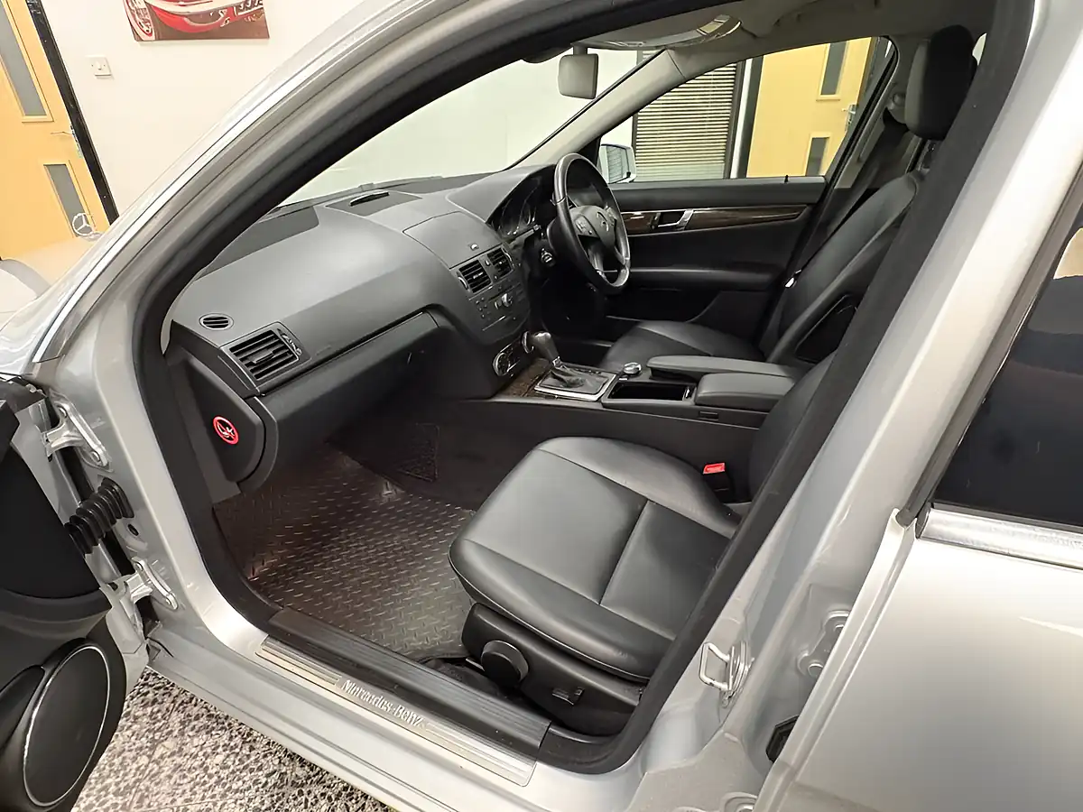 Used 2010 Mercedes-Benz C Class Elegance Silver - Interior and Exterior details 19