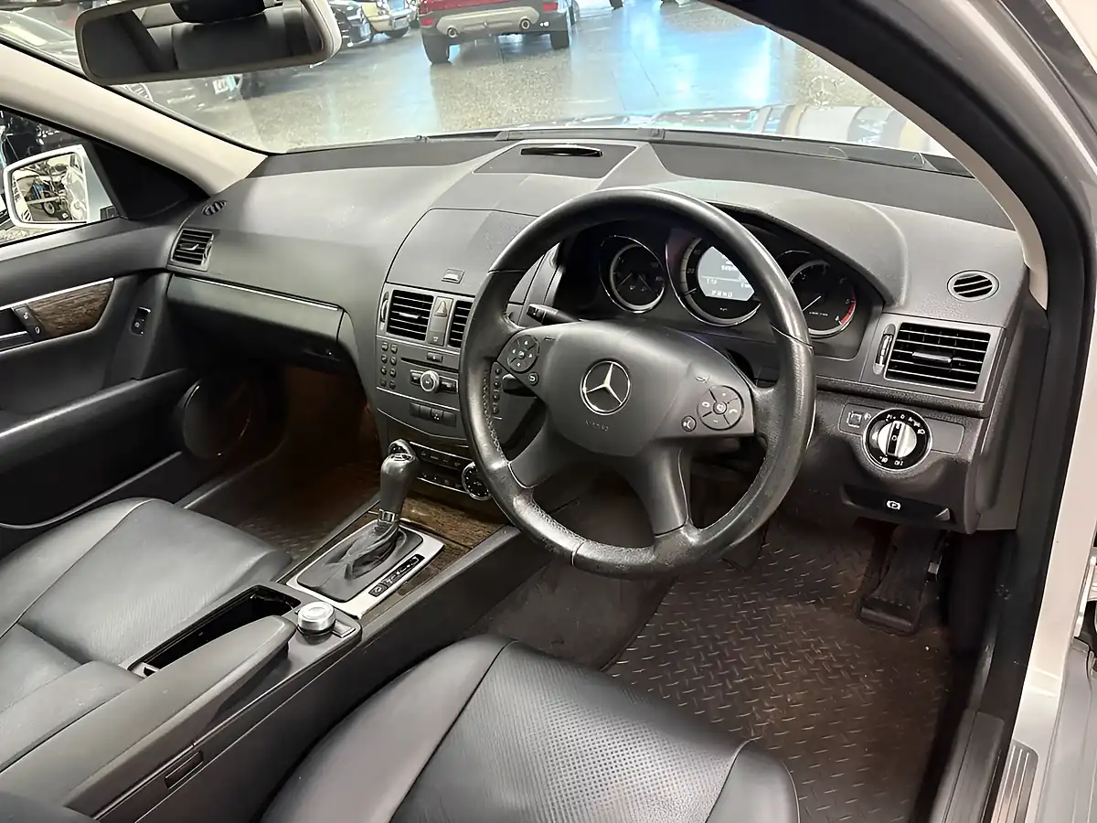 Used 2010 Mercedes-Benz C Class Elegance Silver - Interior and Exterior details 2