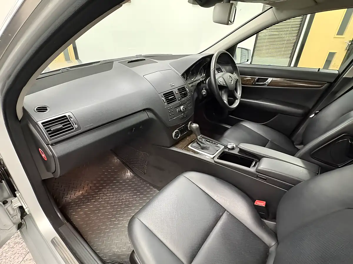 Used 2010 Mercedes-Benz C Class Elegance Silver - Interior and Exterior details 20