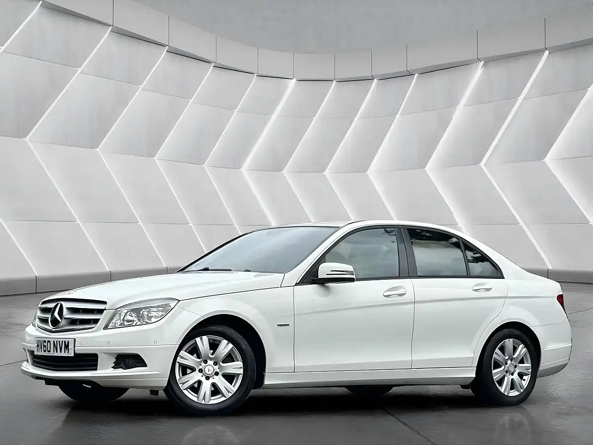 Used 2010 Mercedes-Benz C Class Executive Se White - Front View