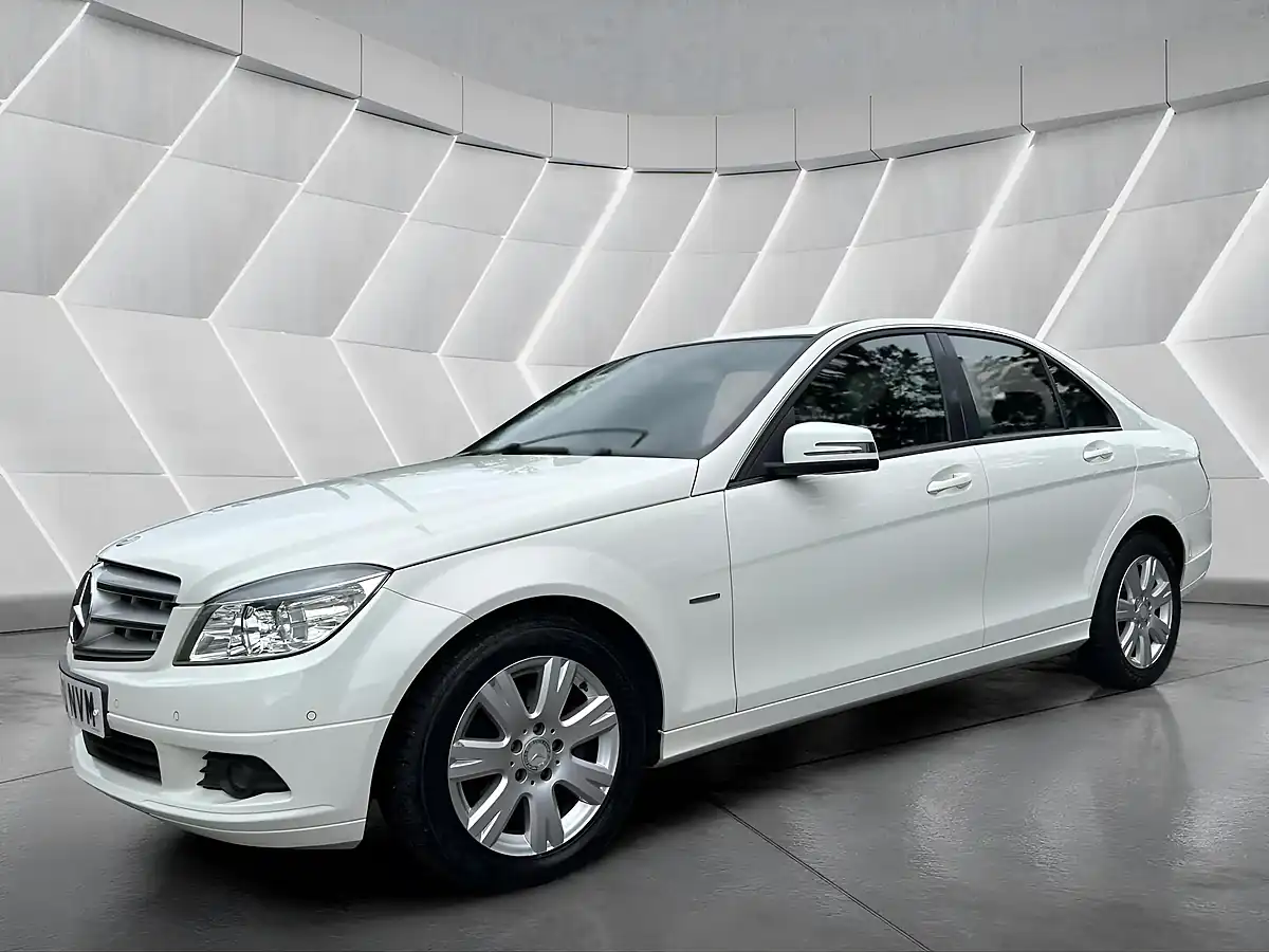 Used 2010 Mercedes-Benz C Class Executive Se White - Interior and Exterior details 10