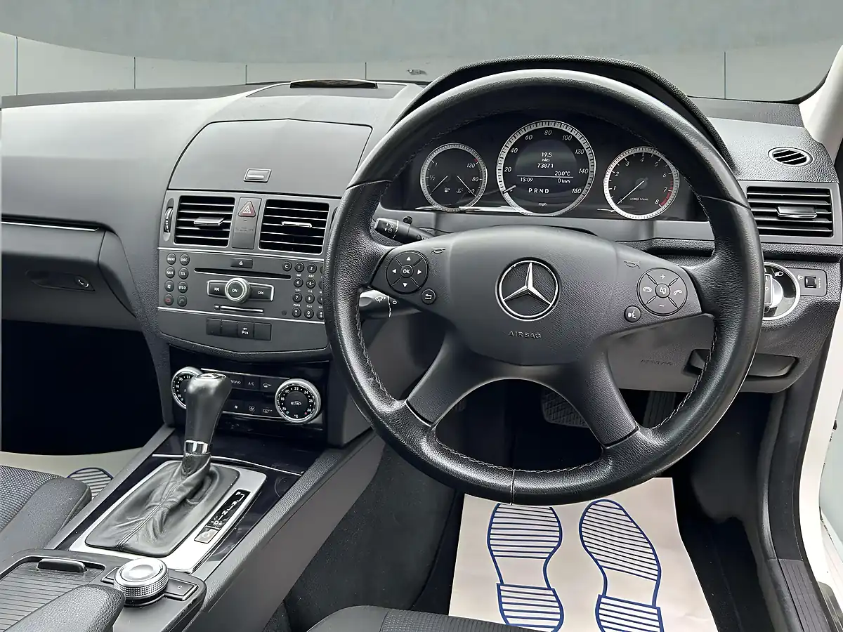 Used 2010 Mercedes-Benz C Class Executive Se White - Interior and Exterior details 11
