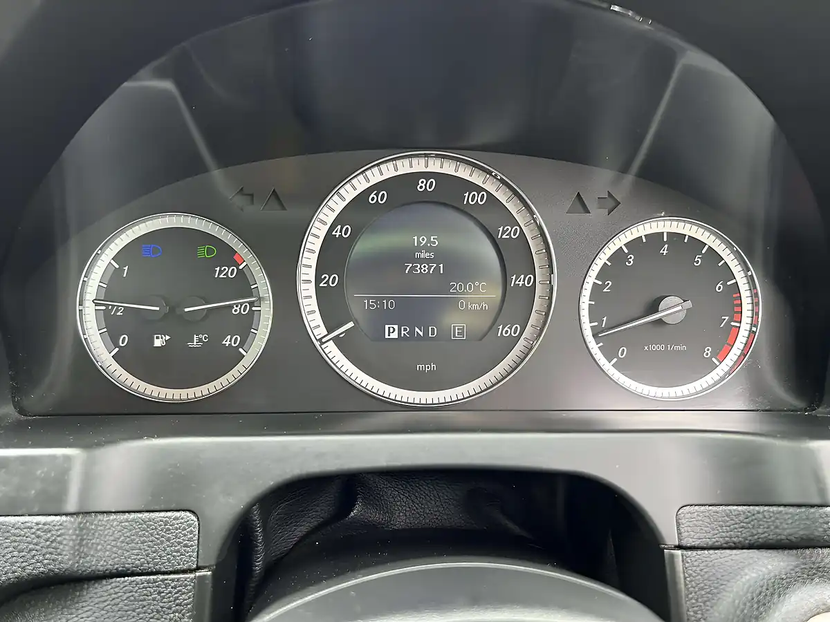 Used 2010 Mercedes-Benz C Class Executive Se White - Interior and Exterior details 12