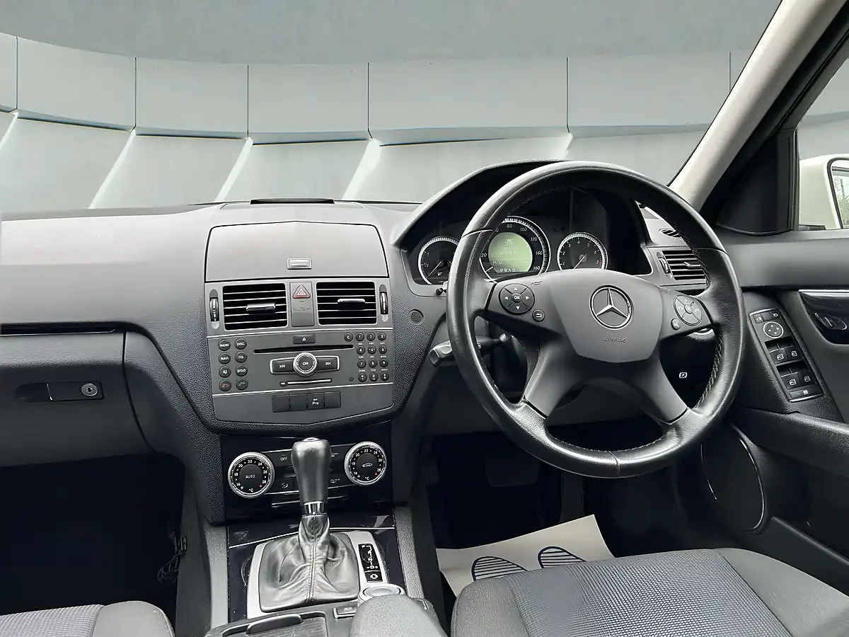 Used 2010 Mercedes-Benz C Class Executive Se White - Interior and Exterior details 15