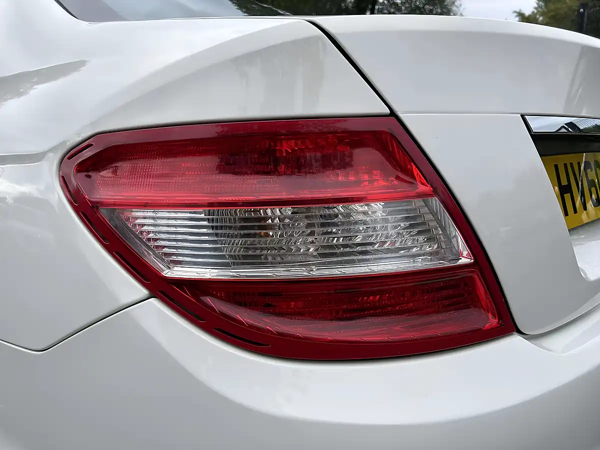 Used 2010 Mercedes-Benz C Class Executive Se White - Interior and Exterior details 20
