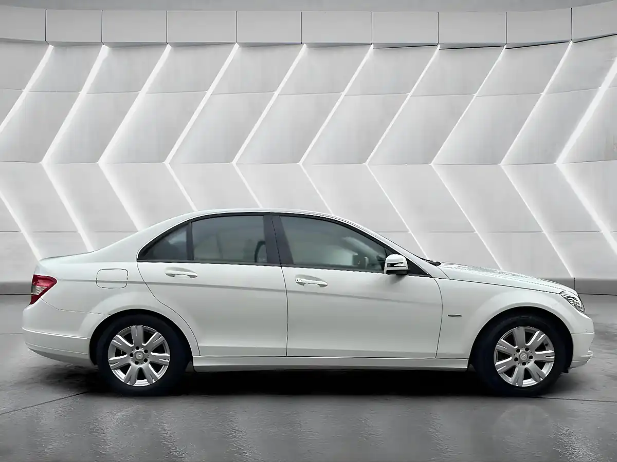 Used 2010 Mercedes-Benz C Class Executive Se White - Interior and Exterior details 5