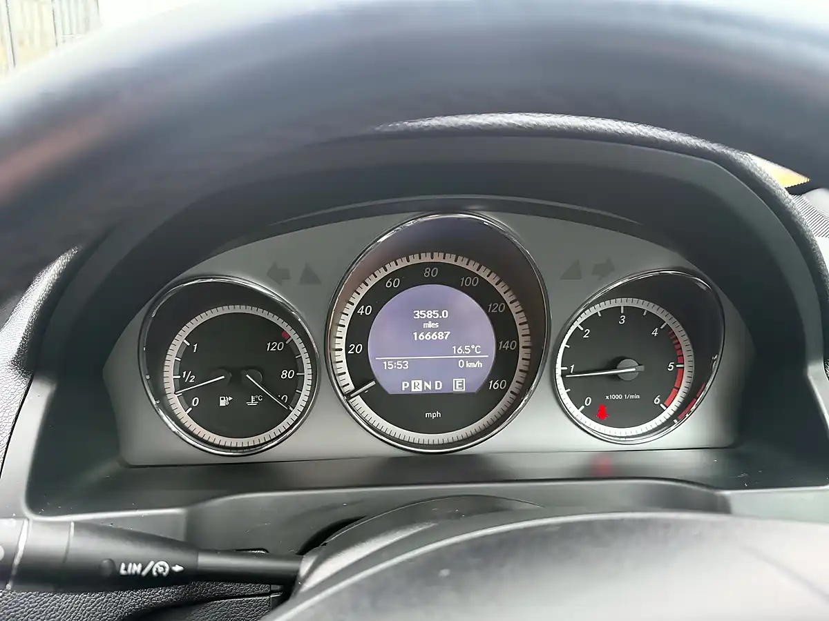Used 2010 Mercedes-Benz C Class Sport Silver - Interior and Exterior details 10