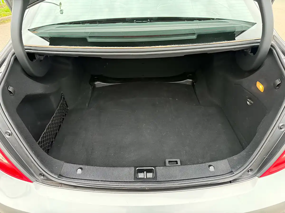 Used 2010 Mercedes-Benz C Class Sport Silver - Interior and Exterior details 6
