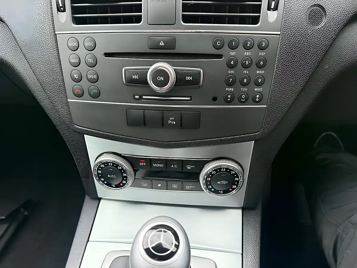 Used 2010 Mercedes-Benz C Class Sport Silver - Interior and Exterior details 9