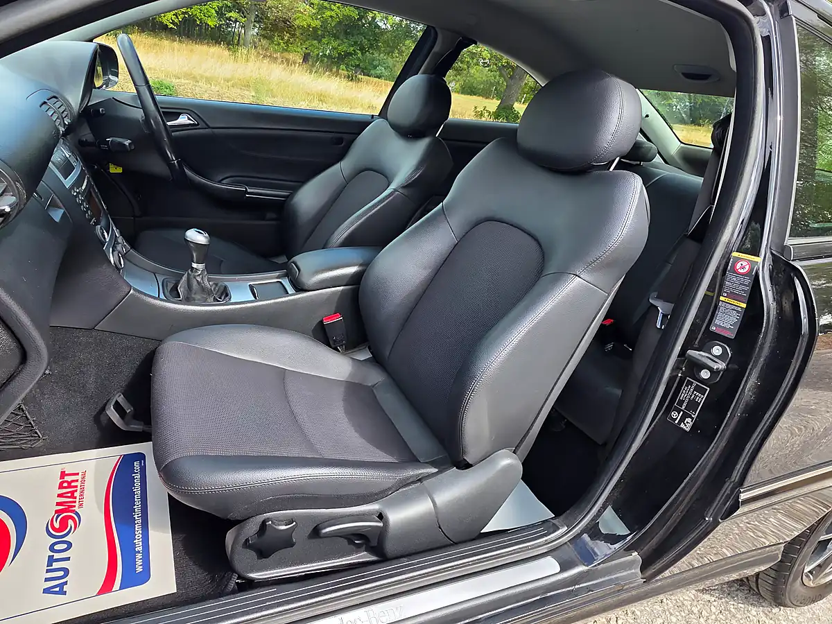 Used 2010 Mercedes-Benz Clc Class Se Black - Interior and Exterior details 10