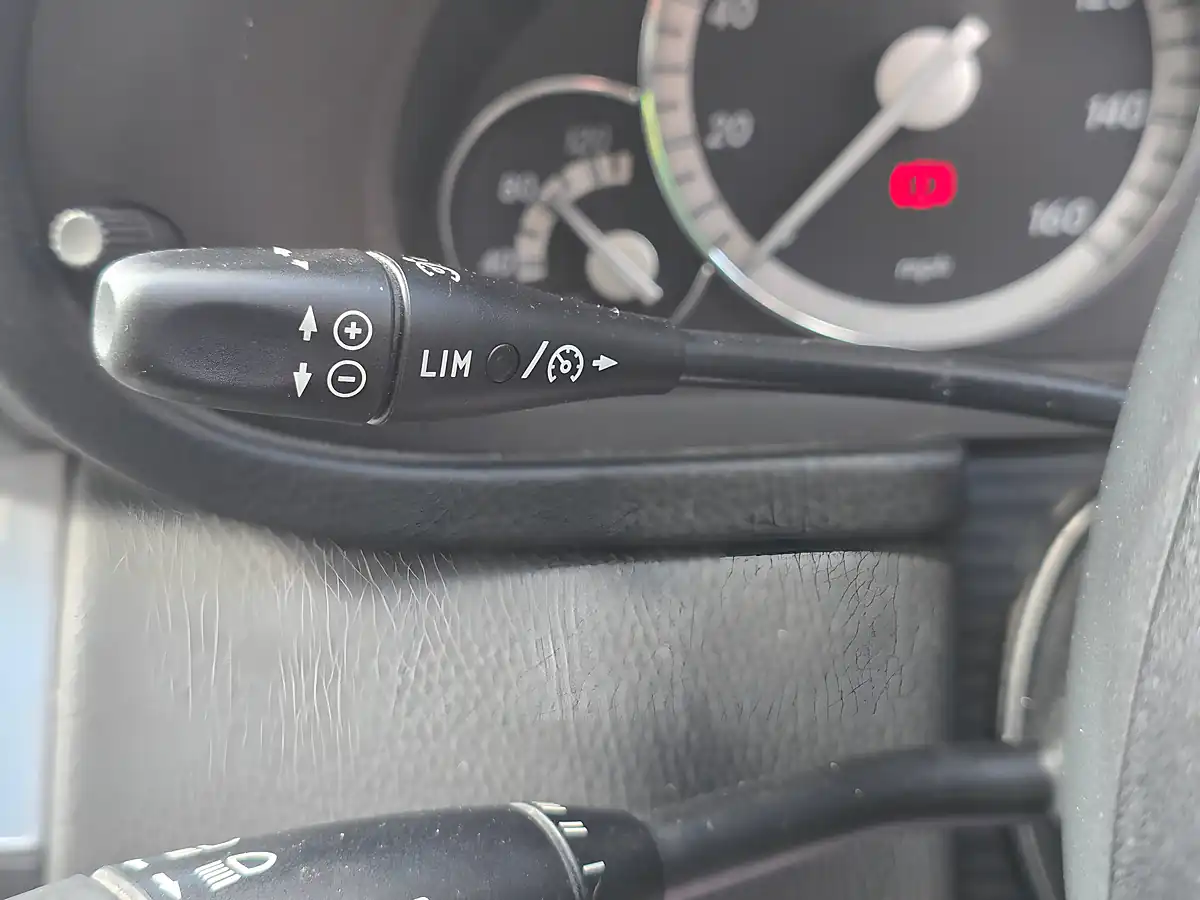 Used 2010 Mercedes-Benz Clc Class Se Black - Interior and Exterior details 16