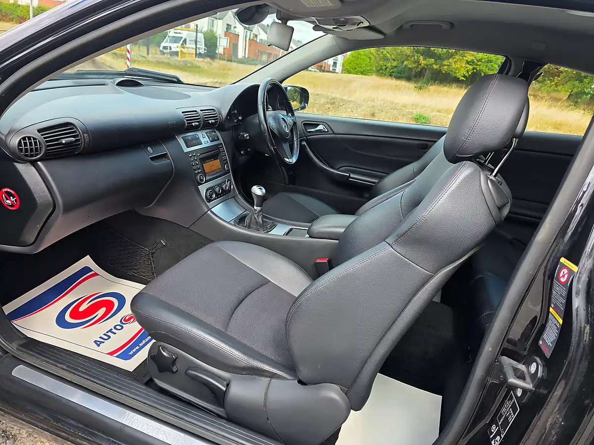 Used 2010 Mercedes-Benz Clc Class Se Black - Interior and Exterior details 9