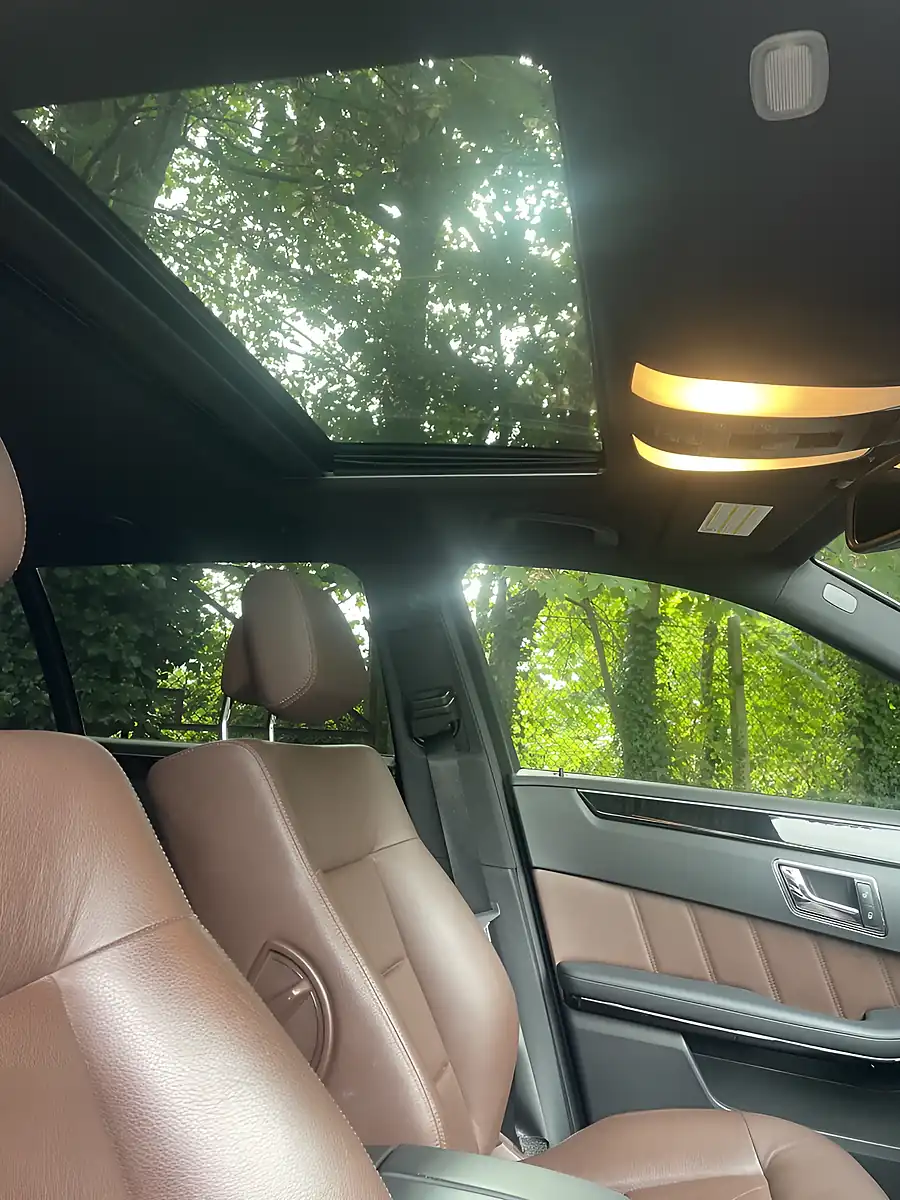 Used 2010 Mercedes-Benz E Class Avantgarde Brown - Interior and Exterior details 11