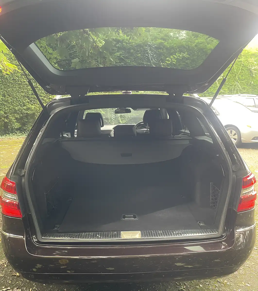 Used 2010 Mercedes-Benz E Class Avantgarde Brown - Interior and Exterior details 13