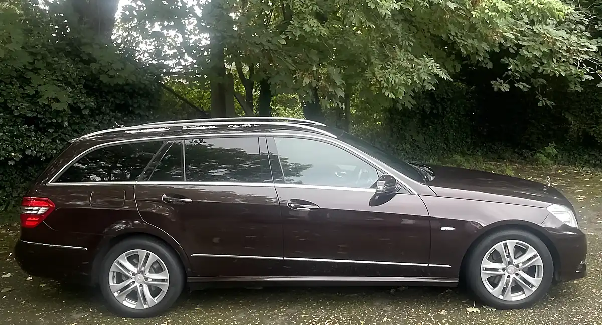 Used 2010 Mercedes-Benz E Class Avantgarde Brown - Interior and Exterior details 2