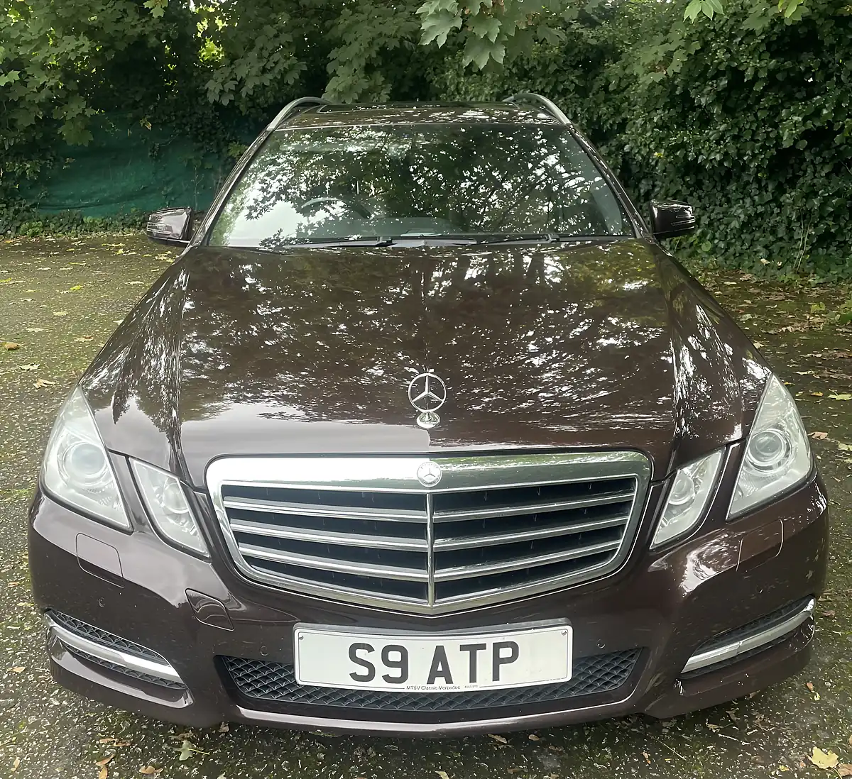 Used 2010 Mercedes-Benz E Class Avantgarde Brown - Interior and Exterior details 5