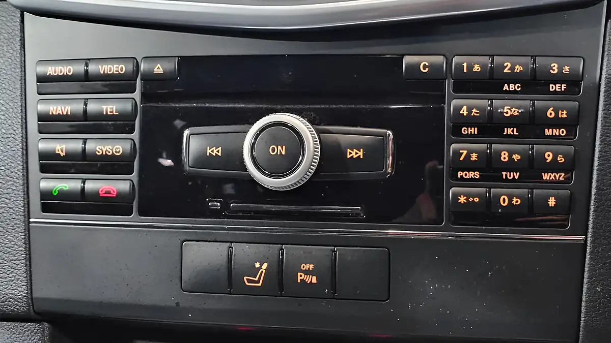 Used 2010 Mercedes-Benz E Class Se Silver - Interior and Exterior details 15