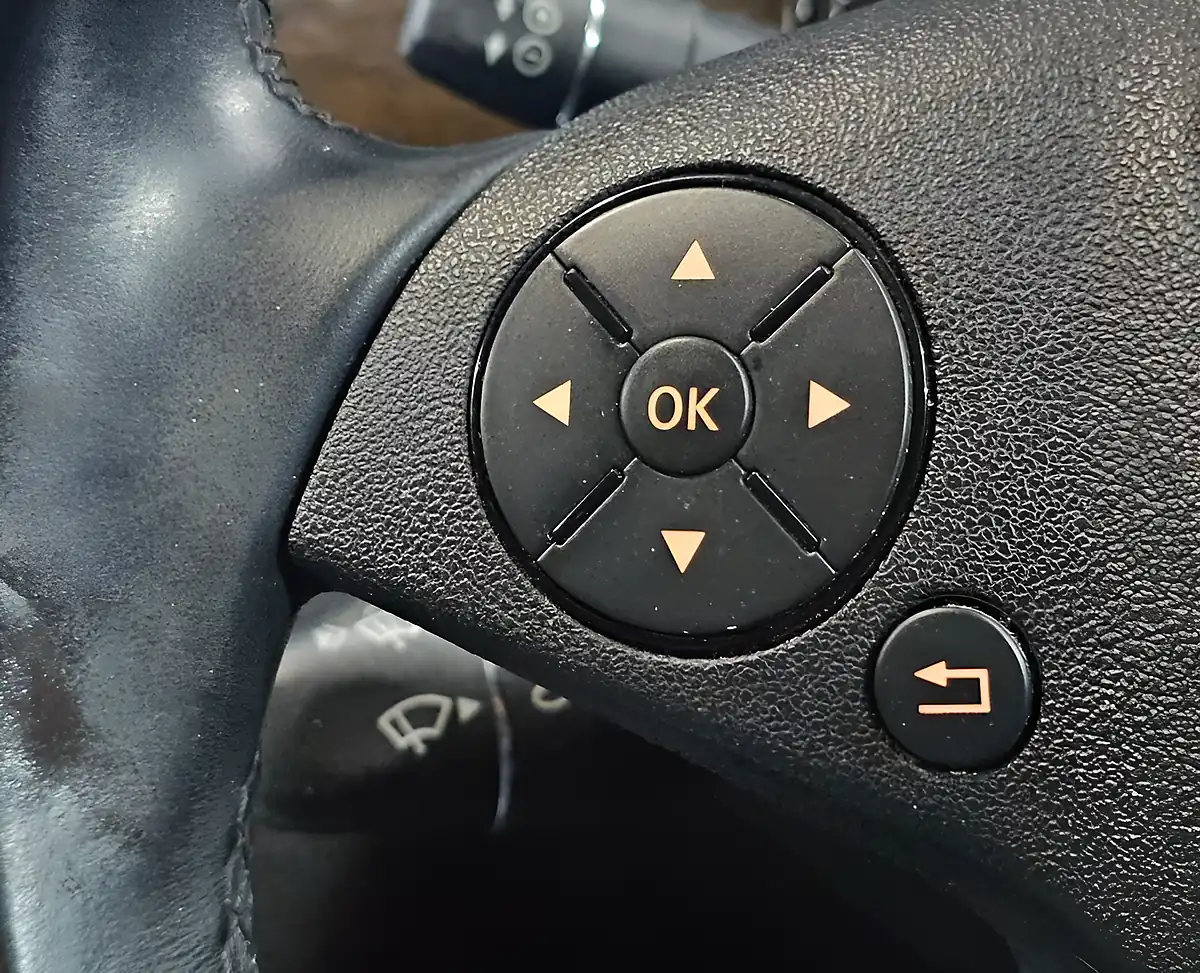 Used 2010 Mercedes-Benz E Class Se Silver - Interior and Exterior details 16