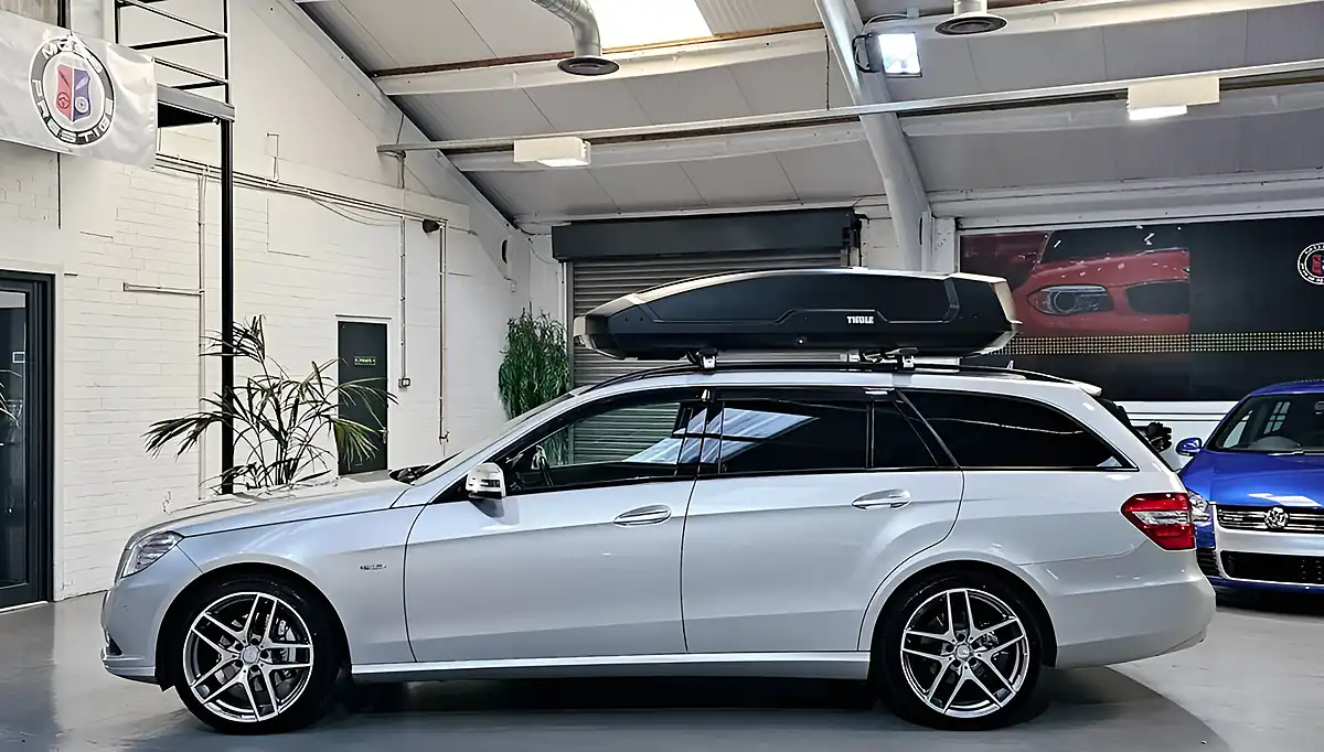 Used 2010 Mercedes-Benz E Class Se Silver - Interior and Exterior details 6